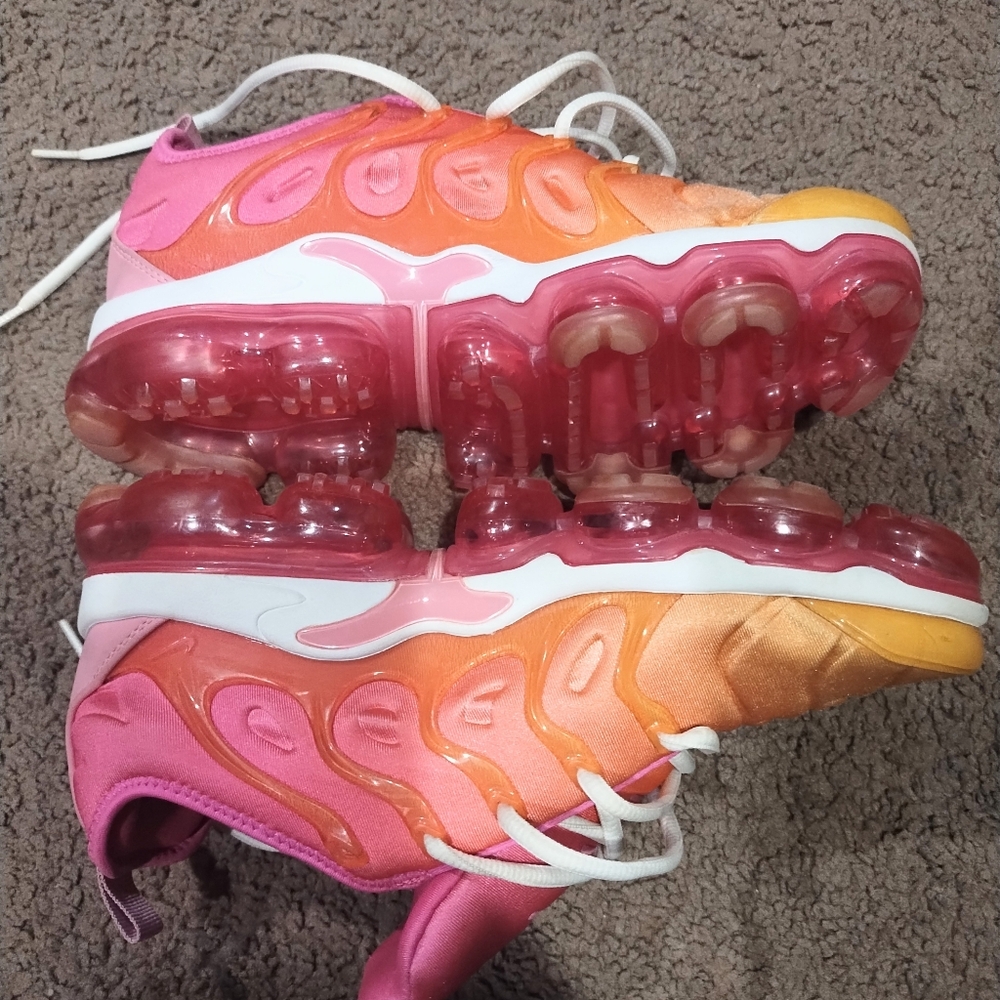 Shoes - Picture 4 of 14